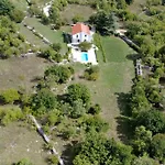 Villa Bacio With Heated Pool, Starlink Internet Brstanovo
