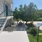 Bacio With Heated Pool, Starlink Internet * Brstanovo
