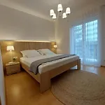 Bacio With Heated Pool, Starlink Internet * Brstanovo