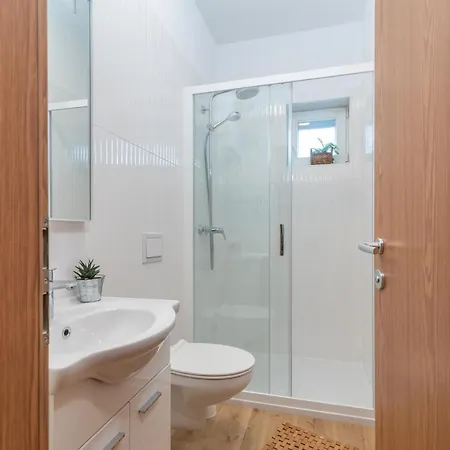 Bacio With New Heated Pool Vila *