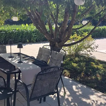 Bacio With New Heated Pool * Brstanovo