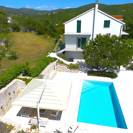 Bacio With Heated Pool, Starlink Internet Villa *