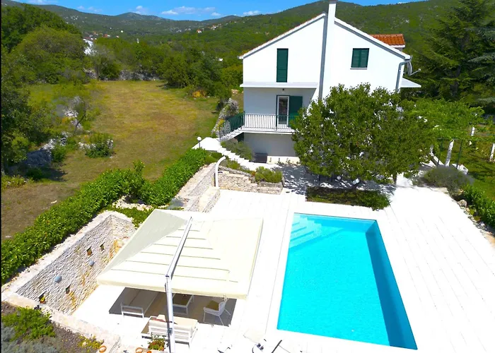 Bacio With Heated Pool, Starlink Internet Villa *