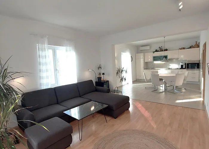 Bacio With Heated Pool, Starlink Internet Villa *