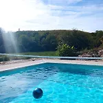 Bacio With Heated Pool, Starlink Internet *