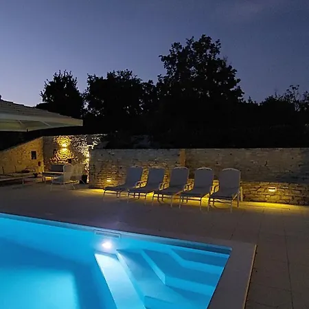 فيلة Bacio With Heated Pool, Starlink Internet *