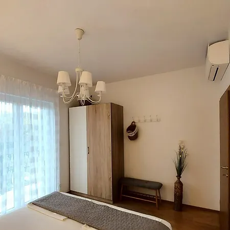 Bacio With Heated Pool, Starlink Internet 빌라 Brstanovo