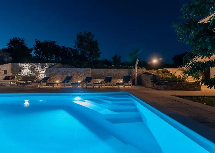 빌라 Bacio With Heated Pool, Starlink Internet