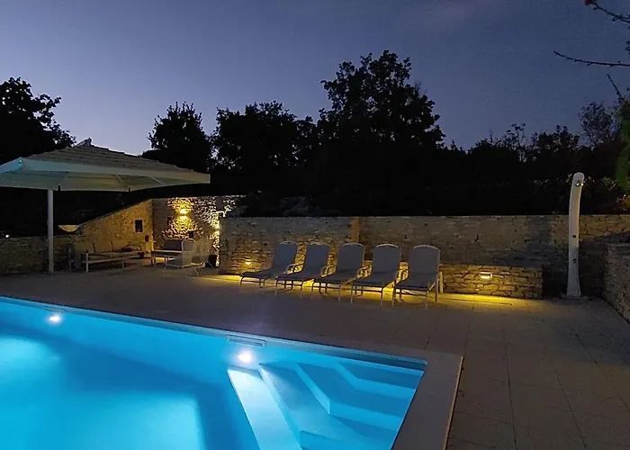 빌라 Bacio With Heated Pool, Starlink Internet *