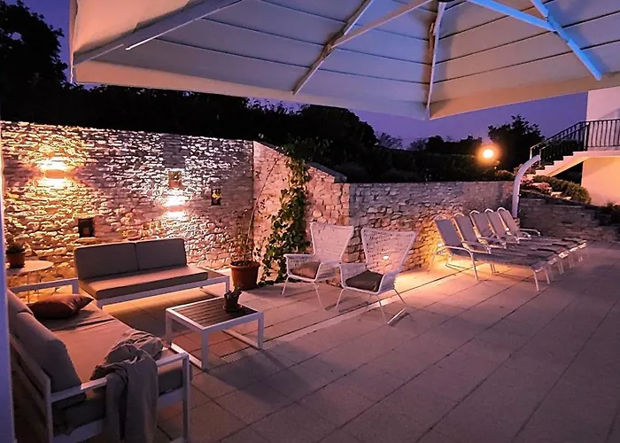 Bacio With Heated Pool, Starlink Internet Brstanovo