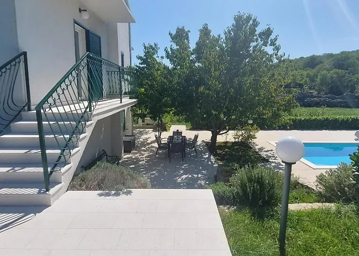 Bacio With Heated Pool, Starlink Internet * Brstanovo