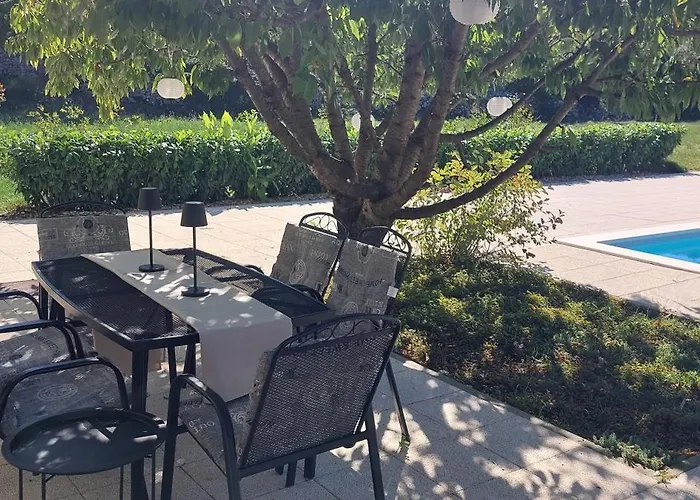 Bacio With Heated Pool, Starlink Internet * Brstanovo