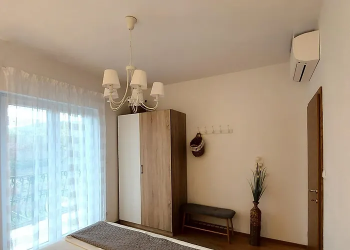 Bacio With Heated Pool, Starlink Internet 빌라 Brstanovo